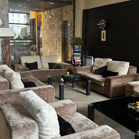 уютни планински с басейн в комплекс алпин лодж Apartament *