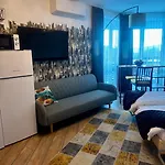 уютни планински с басейн в комплекс алпин лодж Apartment *