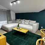Apartment уютни планински с басейн в комплекс алпин лодж
