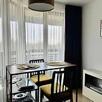 уютни планински с басейн в комплекс алпин лодж Apartment Bansko
