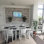 уютно планинско студио с басейн в комплекс алпин лодж Апартамент *
