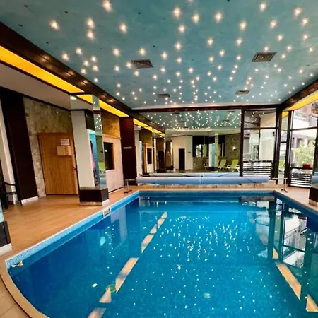 уютни планински с басейн в комплекс алпин лодж * 班斯科