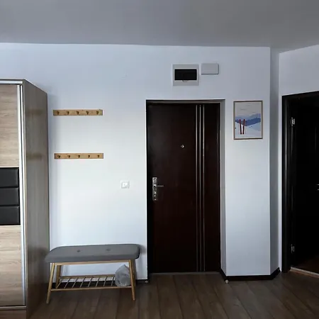 уютни планински с басейн в комплекс алпин лодж Appartement *