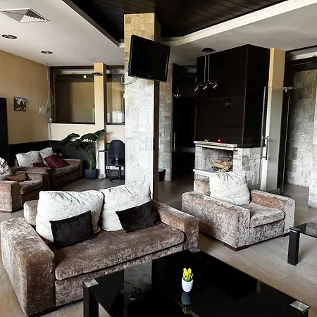 уютни планински с басейн в комплекс алпин лодж Appartement *