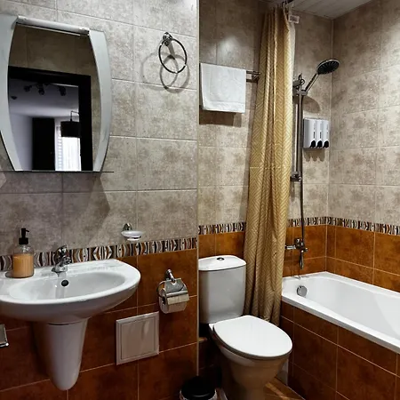 уютни планински с басейн в комплекс алпин лодж Appartement Bansko