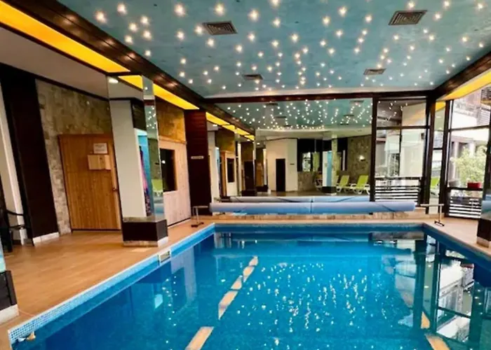 уютни планински с басейн в комплекс алпин лодж * 班斯科