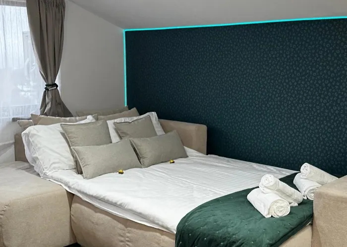 уютни планински с басейн в комплекс алпин лодж