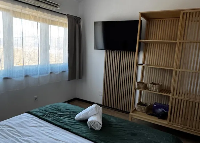 уютни планински с басейн в комплекс алпин лодж 班斯科