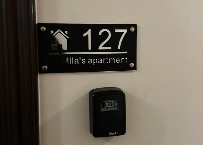 уютни планински с басейн в комплекс алпин лодж Bansko